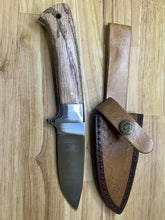 Load image into Gallery viewer, Hunting Knife with Oak Wood Handle

