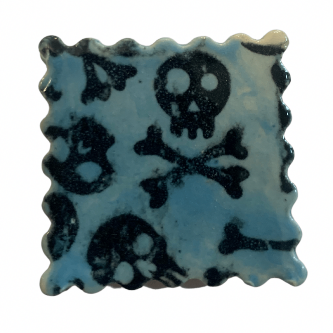 Skull & Cross Bones Pottery Magnet
